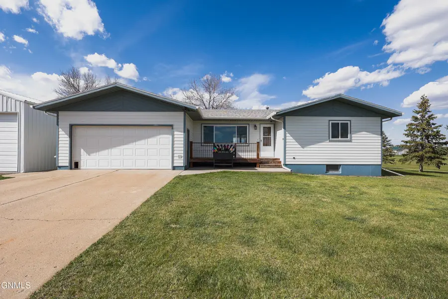309 North Avenue E, Glen Ullin, ND 58631 - #3