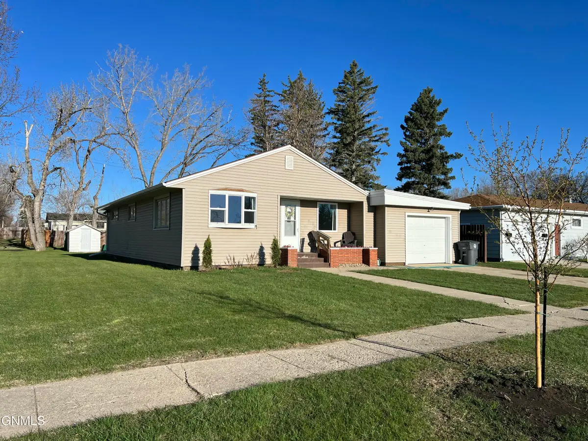 712 1st Street Se, Crosby, ND 58730 - #1