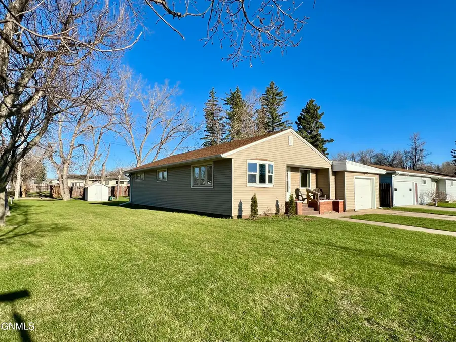 712 1st Street Se, Crosby, ND 58730 - #3