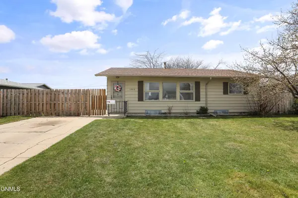 1223 13th Avenue W, Williston, ND 58801