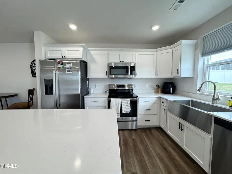 4605 47th Street Nw, Mandan, ND 58554 - #2