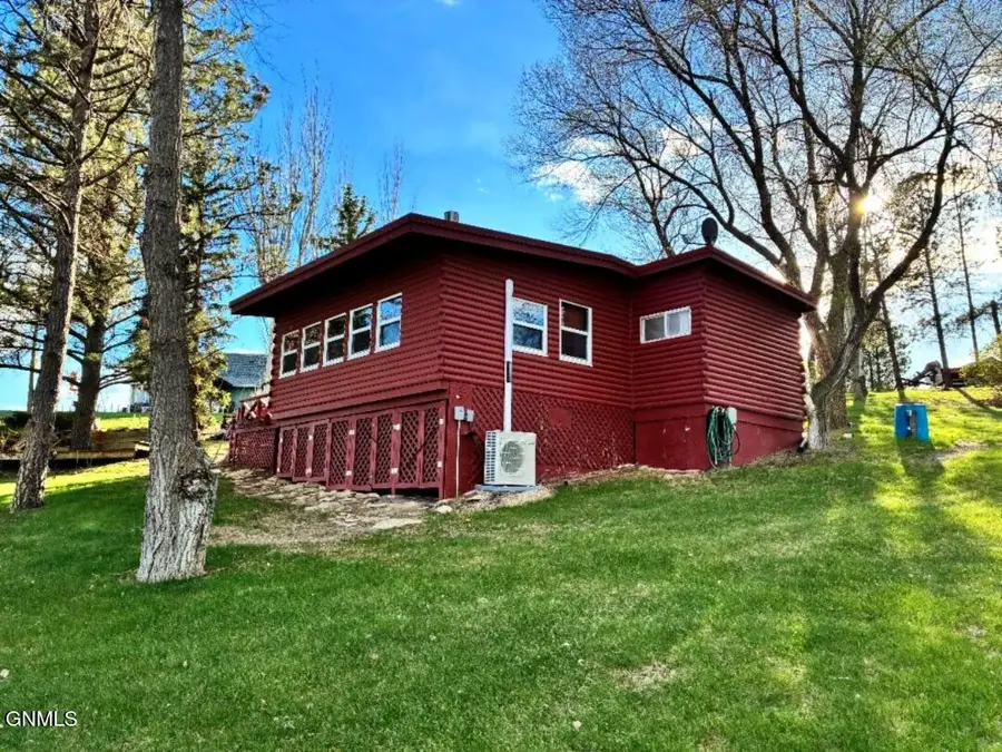 23 Pike Point, North Central McLean, ND 58533 - #3