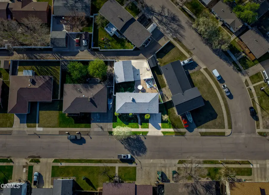 1816 Crest Street, Williston, ND 58801 - #2