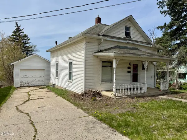 374 6th Avenue Se, Valley City, ND 58072