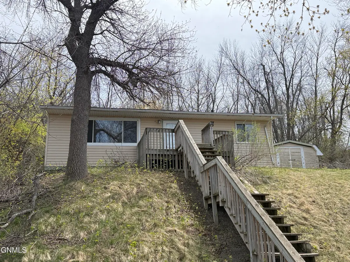 622 Valley Avenue Se, Valley City, ND 58072 - #1