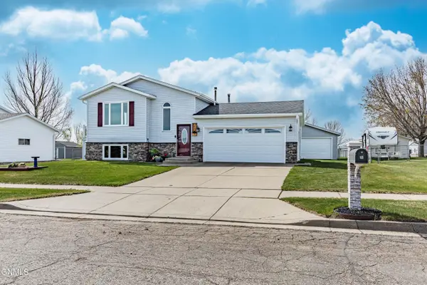 3611 43rd Street Nw, Mandan, ND 58554