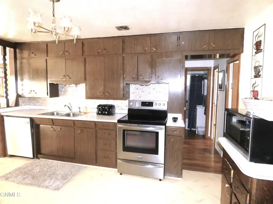 608 2nd Street S, Strasburg, ND 58573 - #3