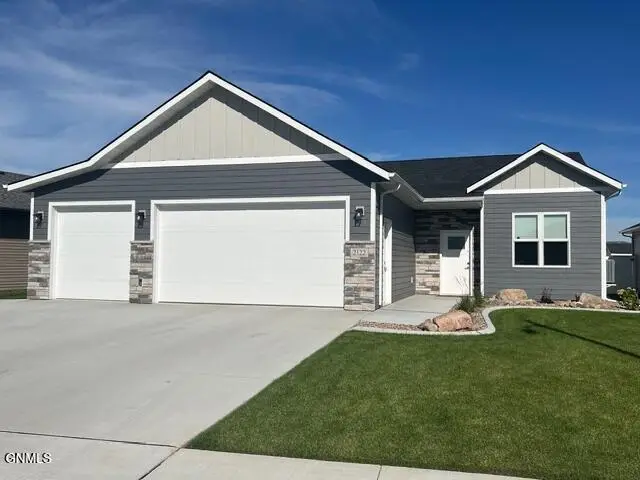 2122 34th Avenue Se, Mandan, ND 58554 - #1
