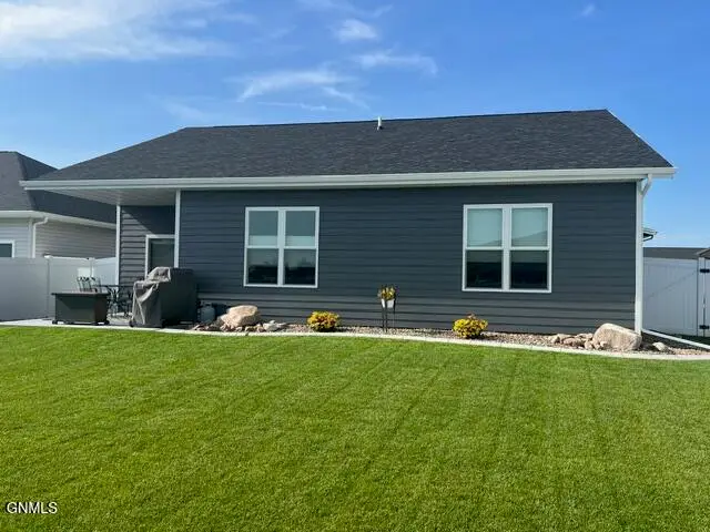 2122 34th Avenue Se, Mandan, ND 58554 - #2