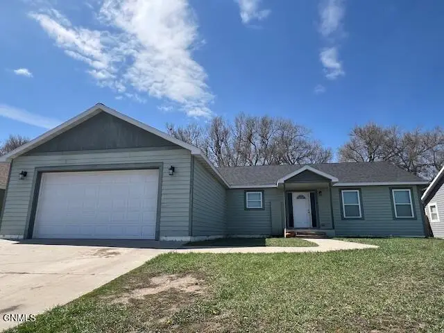 1417 E Pheasant Ridge Street, Watford City, ND 58854 - #3