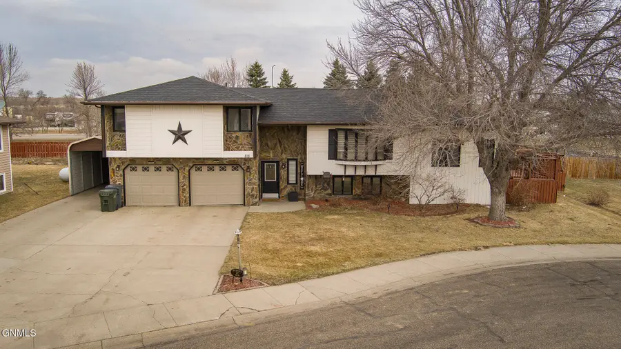 818 Mannhaven Street #2, Hazen, ND 58545 - #2