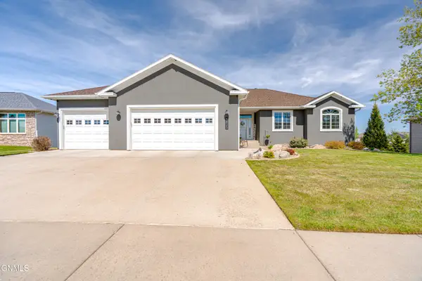 4825 Boulder Ridge Road, Bismarck, ND 58503