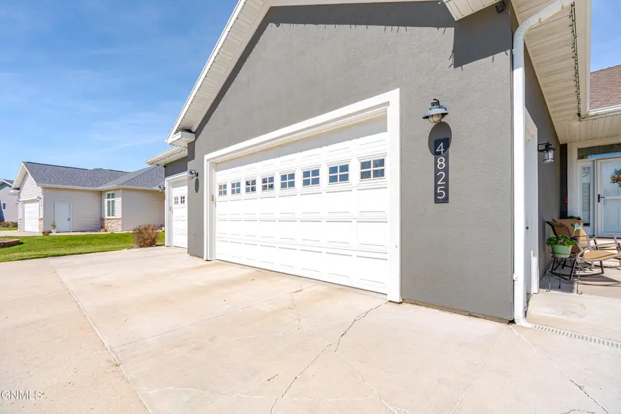 4825 Boulder Ridge Road, Bismarck, ND 58503 - #2