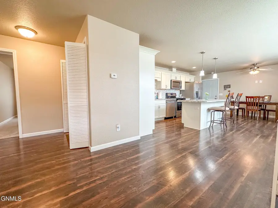 1613 Deerfield Road Se, Mandan, ND 58554 - #3