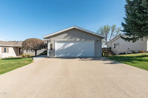 3418 Rocky Point Lane, Bismarck, ND 58503