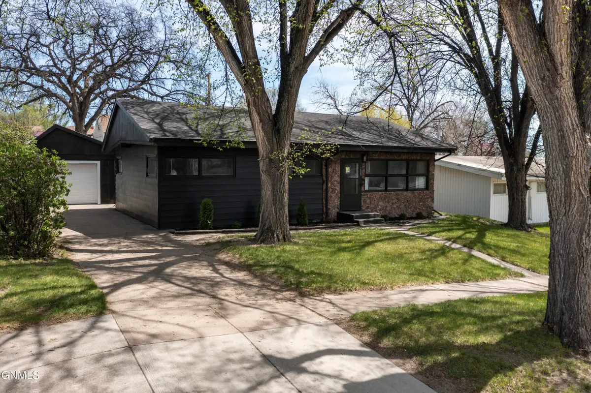 1227 N 14th Street N, Bismarck, ND 58501 - #1