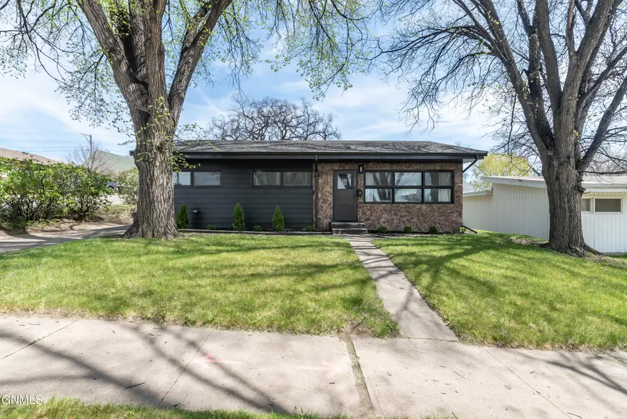 1227 N 14th Street N, Bismarck, ND 58501 - #2
