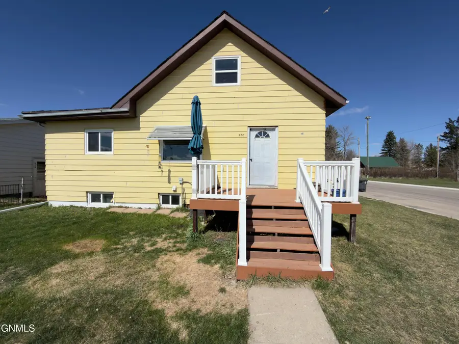 322 Hanson Street N, Tioga, ND 58852 - #3