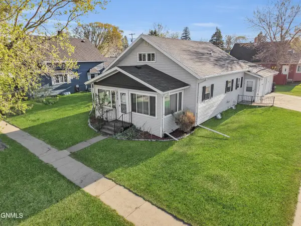 212 2nd Street N, Wilton, ND 58579