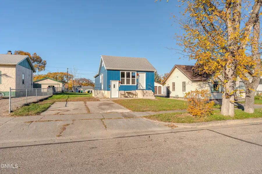 716 21st Street, Bismarck, ND 58501 - #2