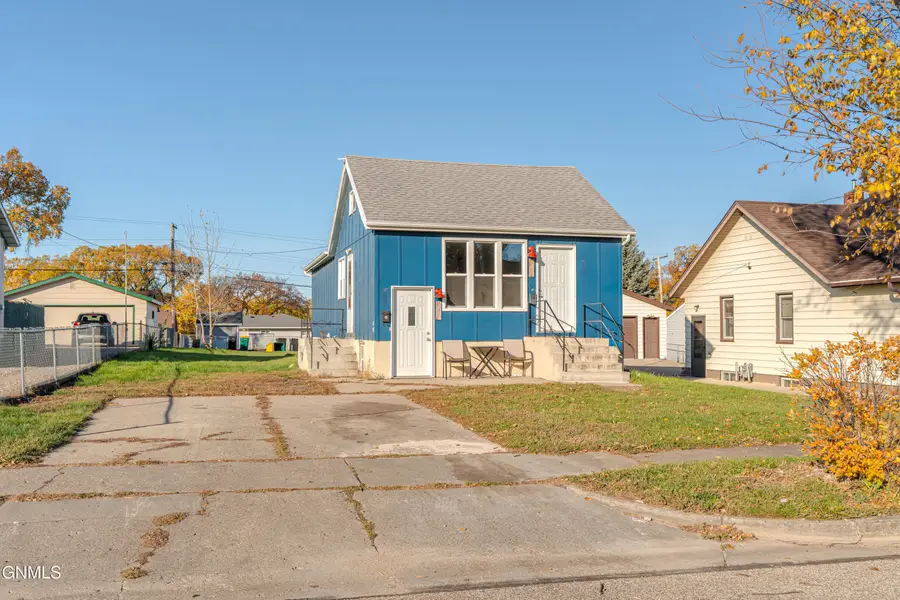 716 21st Street, Bismarck, ND 58501 - #3