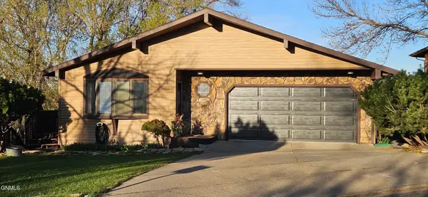 404 9th Avenue Nw, Mandan, ND 58554