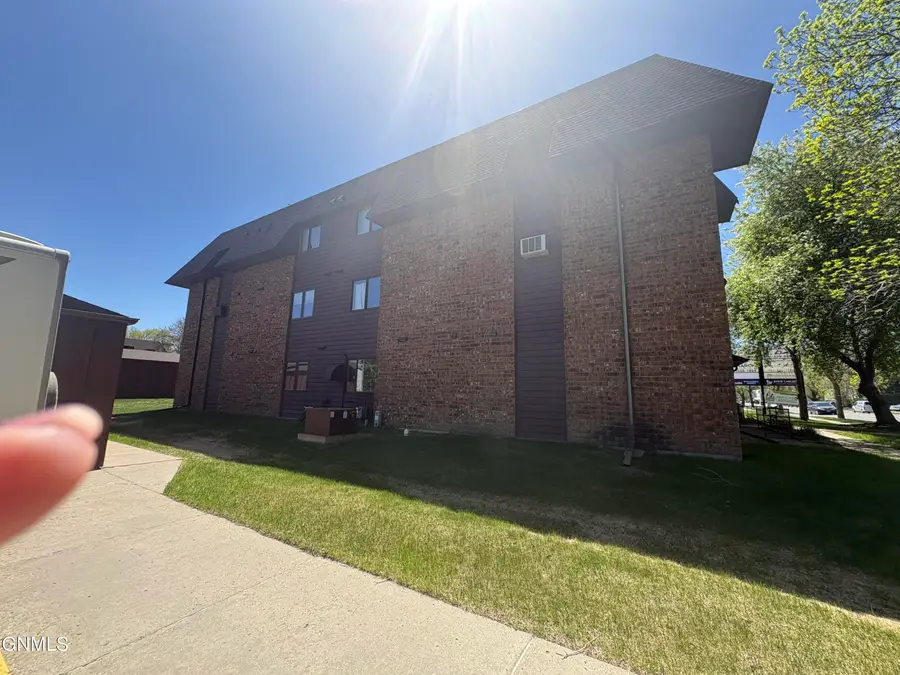 2033 Washington Street N #3, Bismarck, ND 58501 - #2