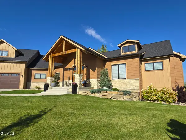 6818 Fairview Drive, Williston, ND 58801