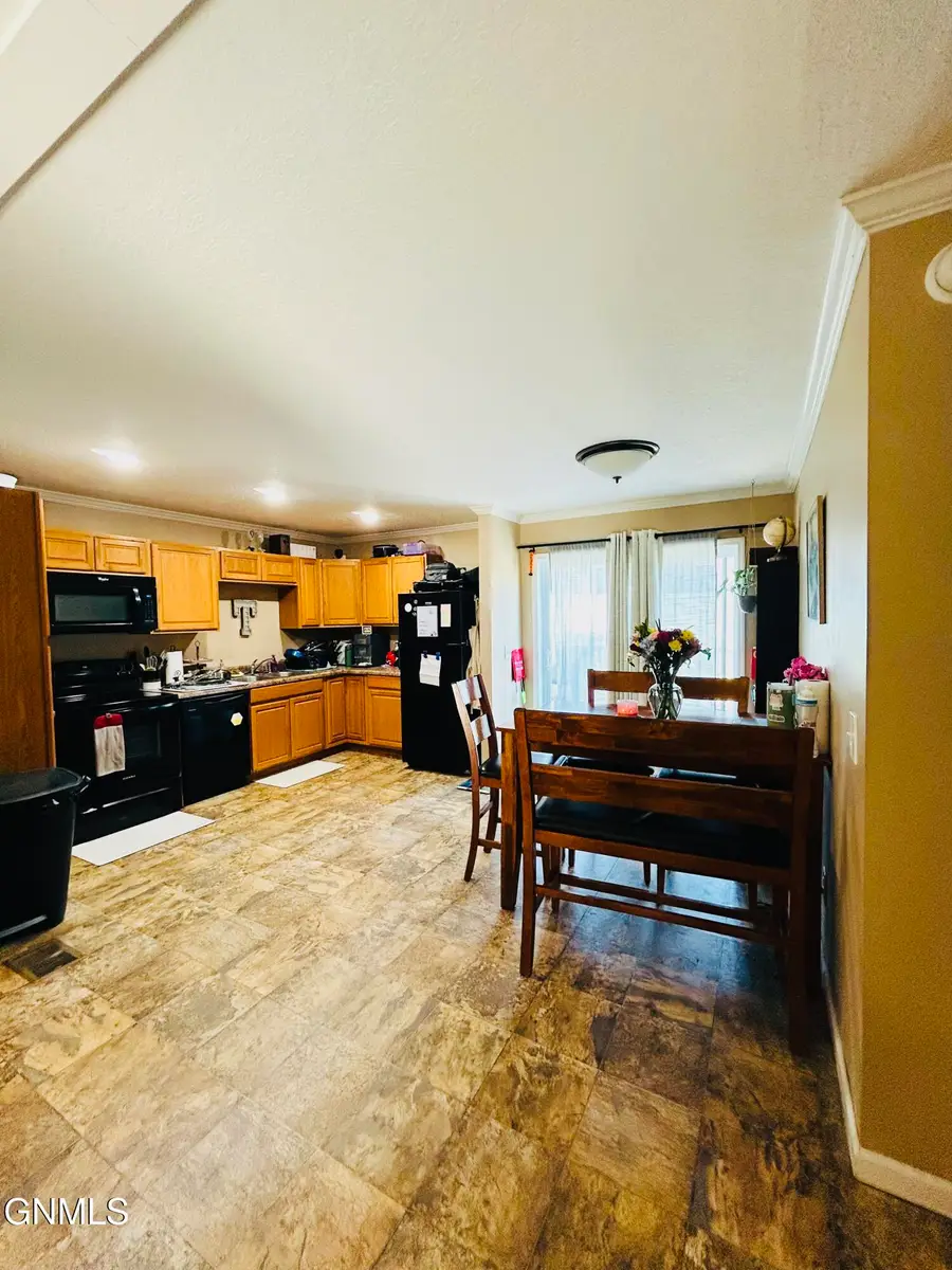 322 25th Avenue Ne, Watford City, ND 58854 - #3