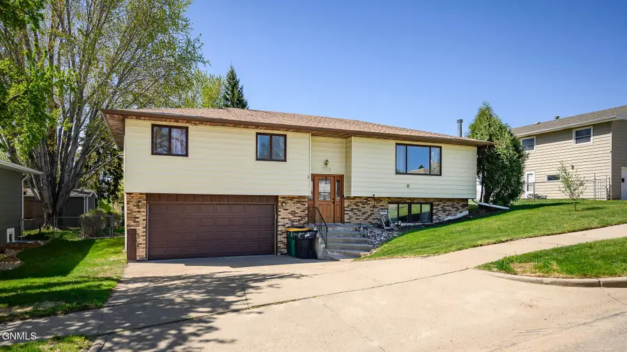 1709 Kennedy Avenue, Bismarck, ND 58501 - #2