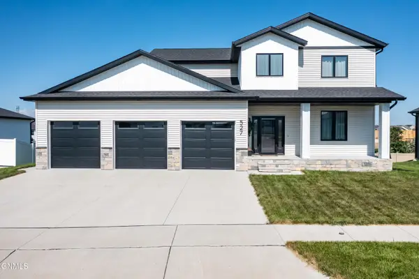 527 Flint Drive, Bismarck, ND 58503