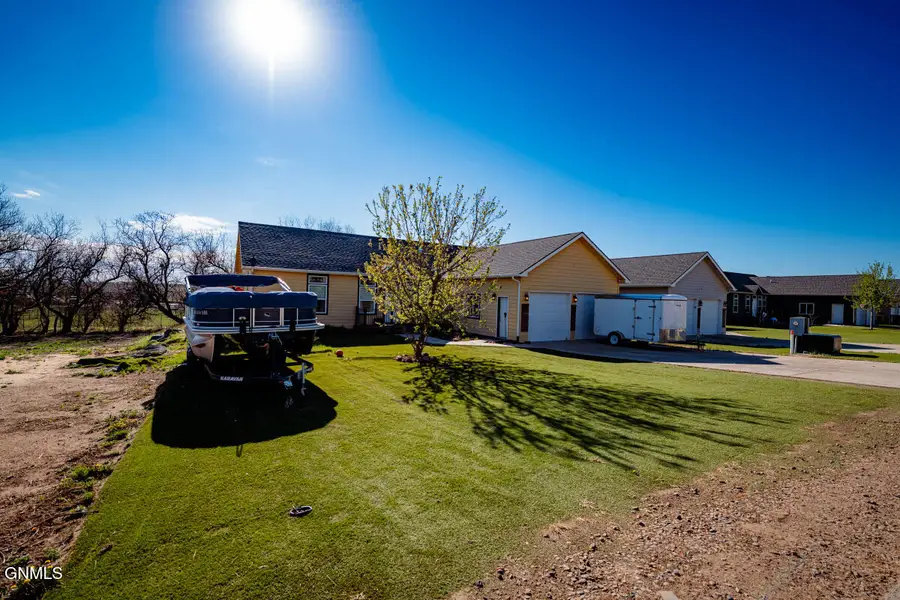 1412 Pheasant Ridge Street, Watford City, ND 58854 - #3