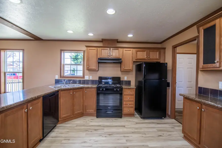 1106 South Frontier Trail, Mandan, ND 58554 - #3
