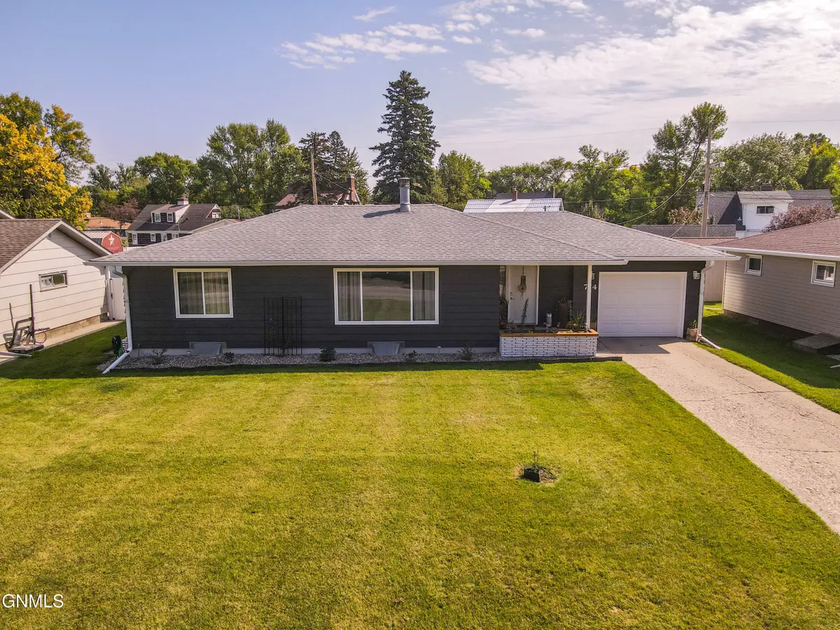 714 6th Avenue Ne, Valley City, ND 58072 - #1
