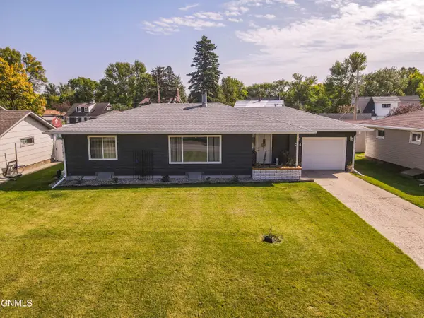 714 6th Avenue Ne, Valley City, ND 58072