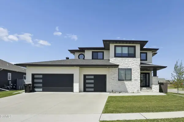 2402 Pond Drive E, West Fargo, ND 58078