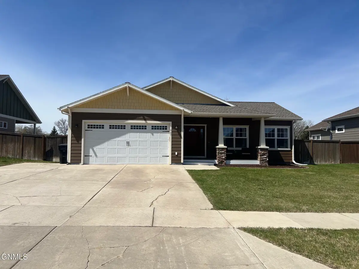 507 6th Street Ne, Watford City, ND 58854 - #1