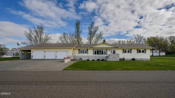 1140 Chestnut Drive, Washburn, ND 58577