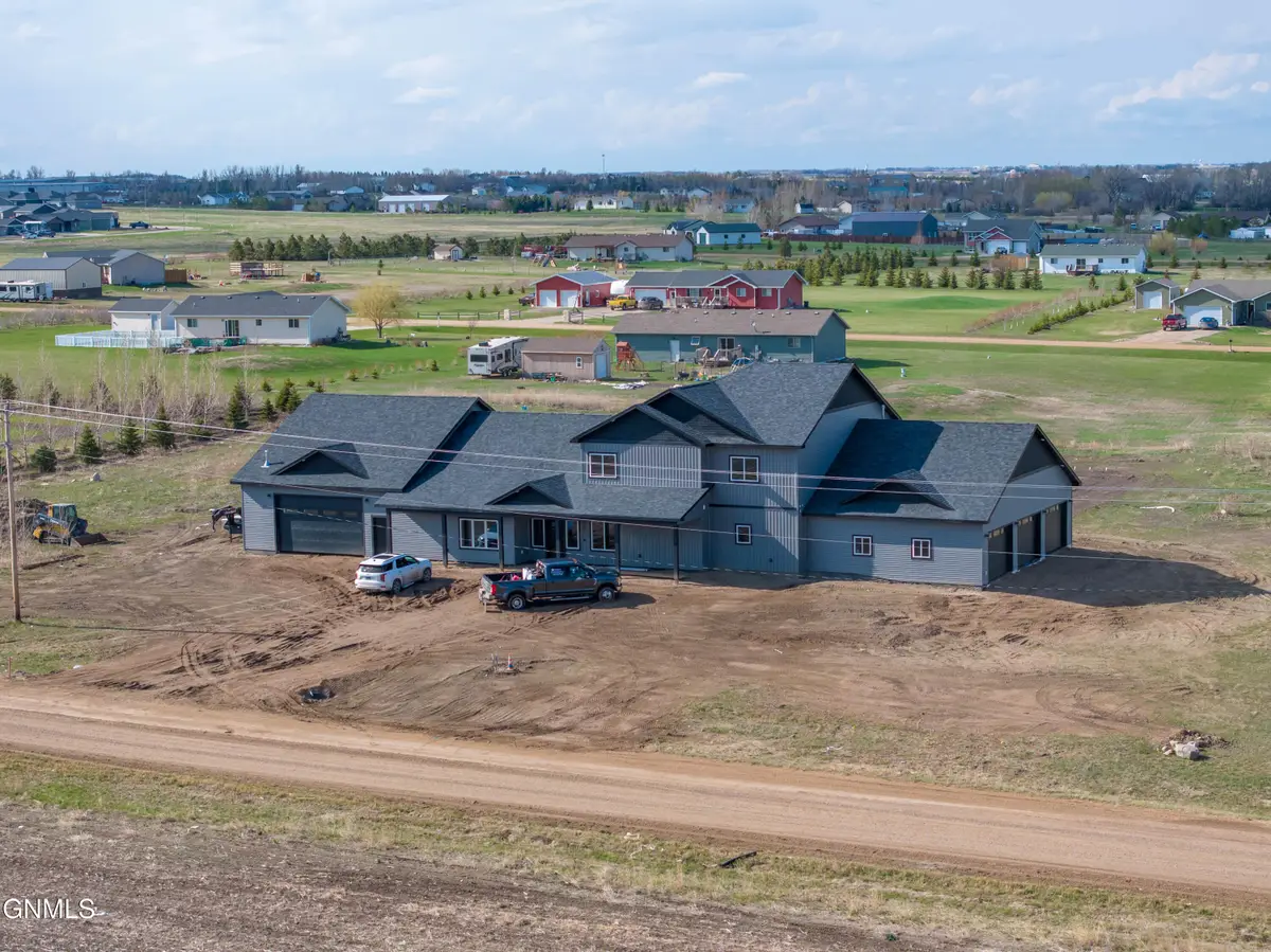 1505 30th Avenue Ne, Minot, ND 58703 - #1