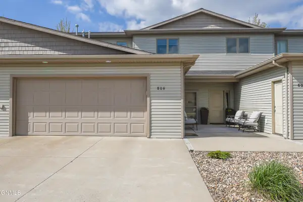806 Mayflower Drive, Bismarck, ND 58504