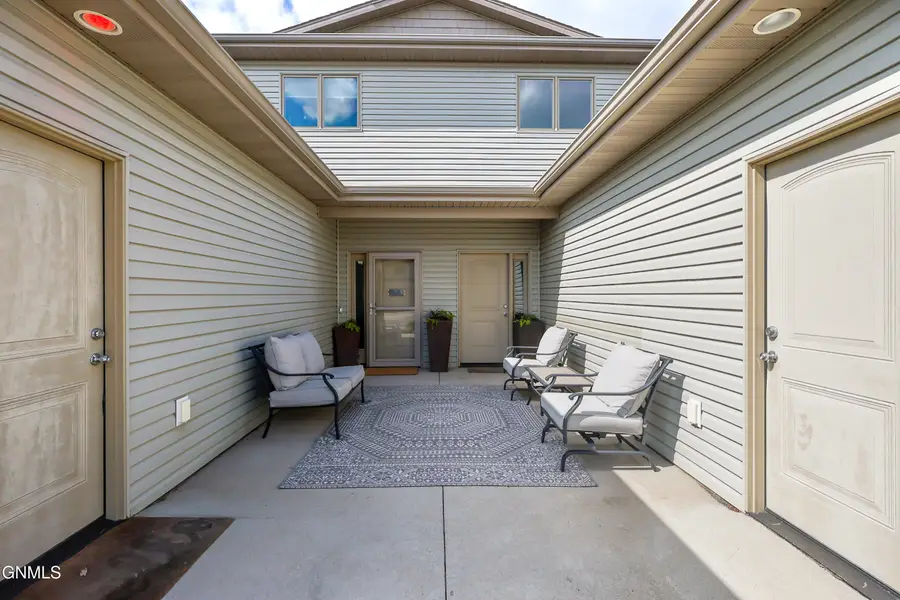 806 Mayflower Drive, Bismarck, ND 58504 - #2