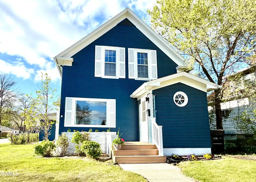303 6th Street Ne, Jamestown, ND 58401 - #2