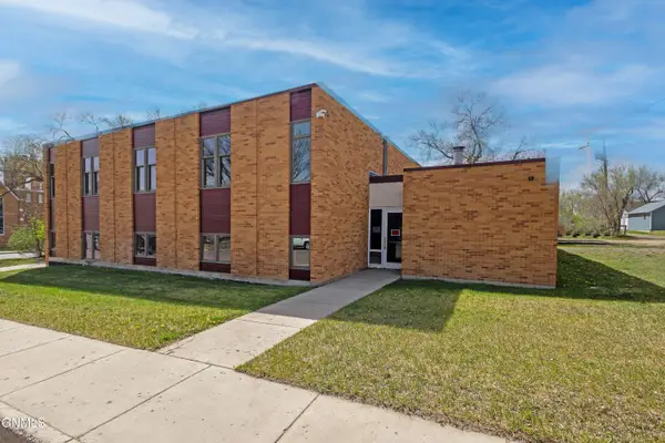 201 3rd Avenue Nw, Watford City, ND 58854
