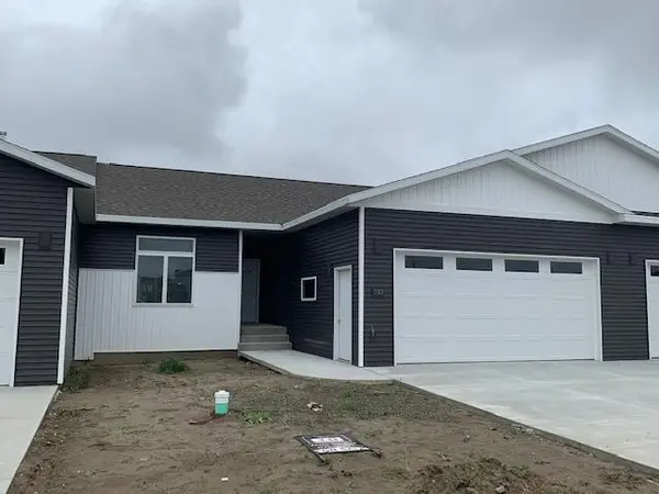 707 Calvert Drive, Bismarck, ND 58503