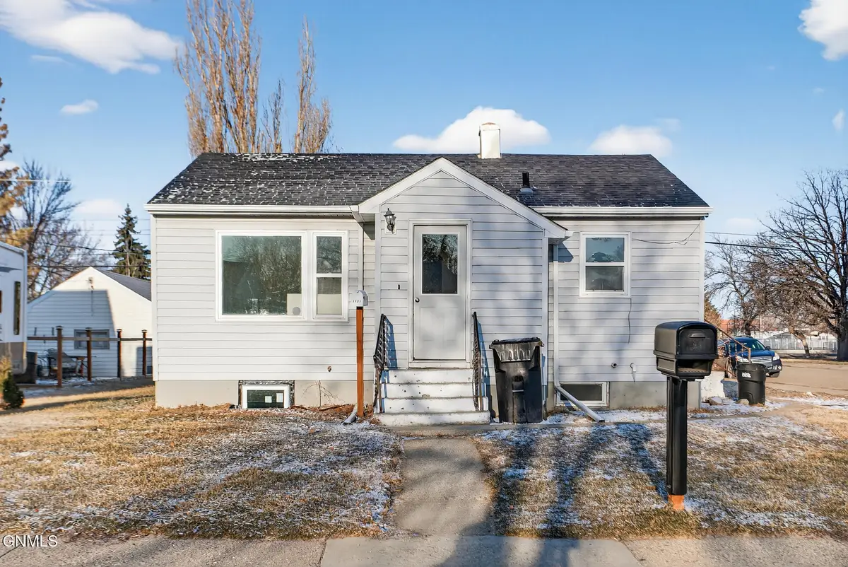 1131 1st Avenue E, Williston, ND 58801 - #1
