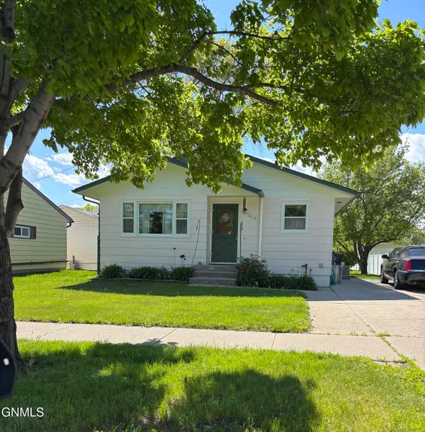 614 12th Street S, Bismarck, ND 58504