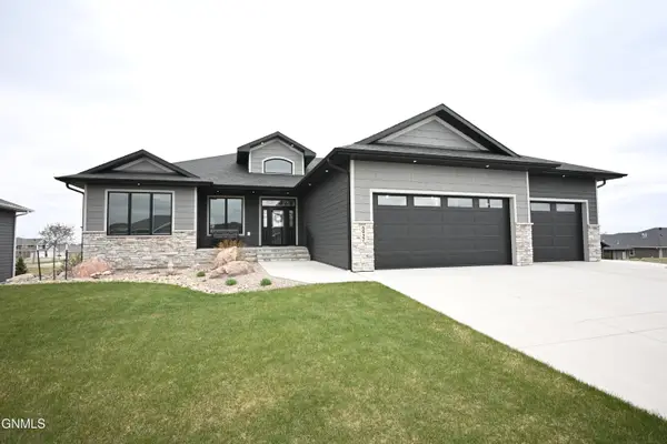 5927 Heritage Ridge Road, Bismarck, ND 58503