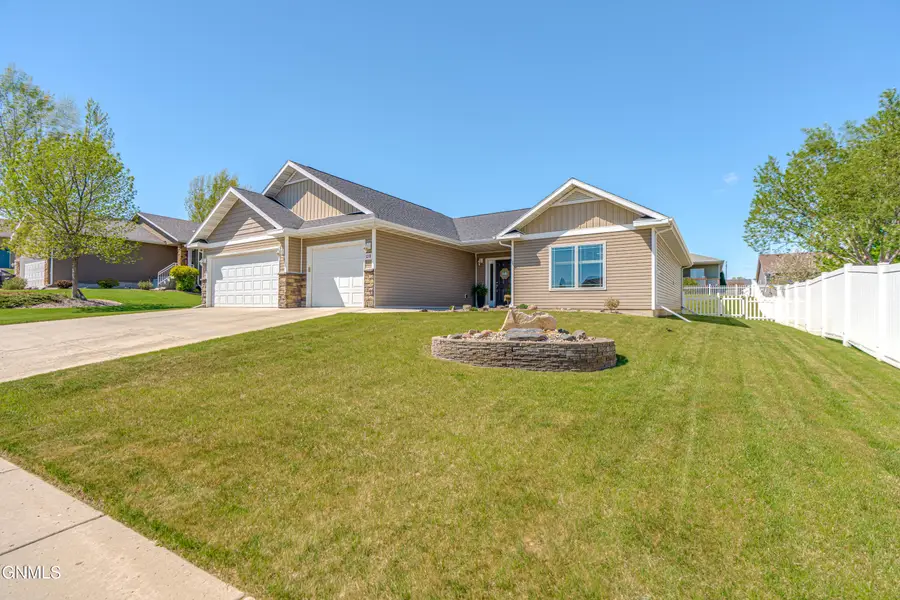 3218 Vantassel Drive, Bismarck, ND 58501 - #2