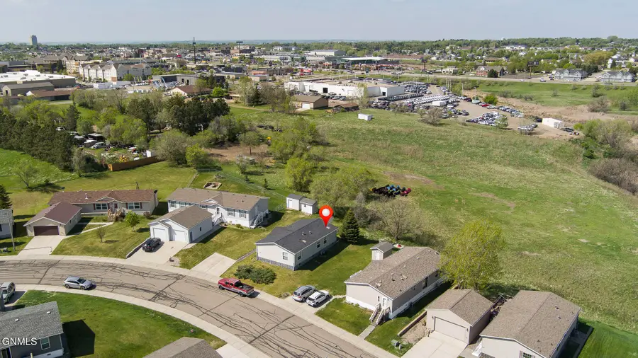 3867 Valley Loop, Bismarck, ND 58503 - #2