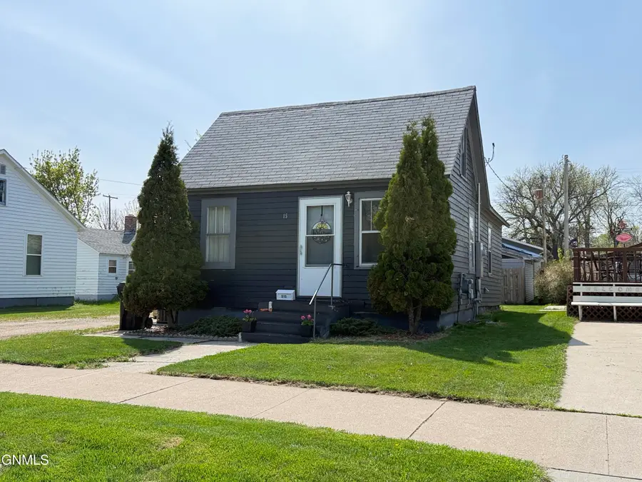 315 7th Avenue Ne, Valley City, ND 58072 - #3